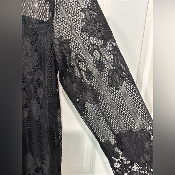 Ultra pink Women’s Victorian Style Lace Top Size M Black Whimsigoth Romantic EUC - Picture 11 of 11